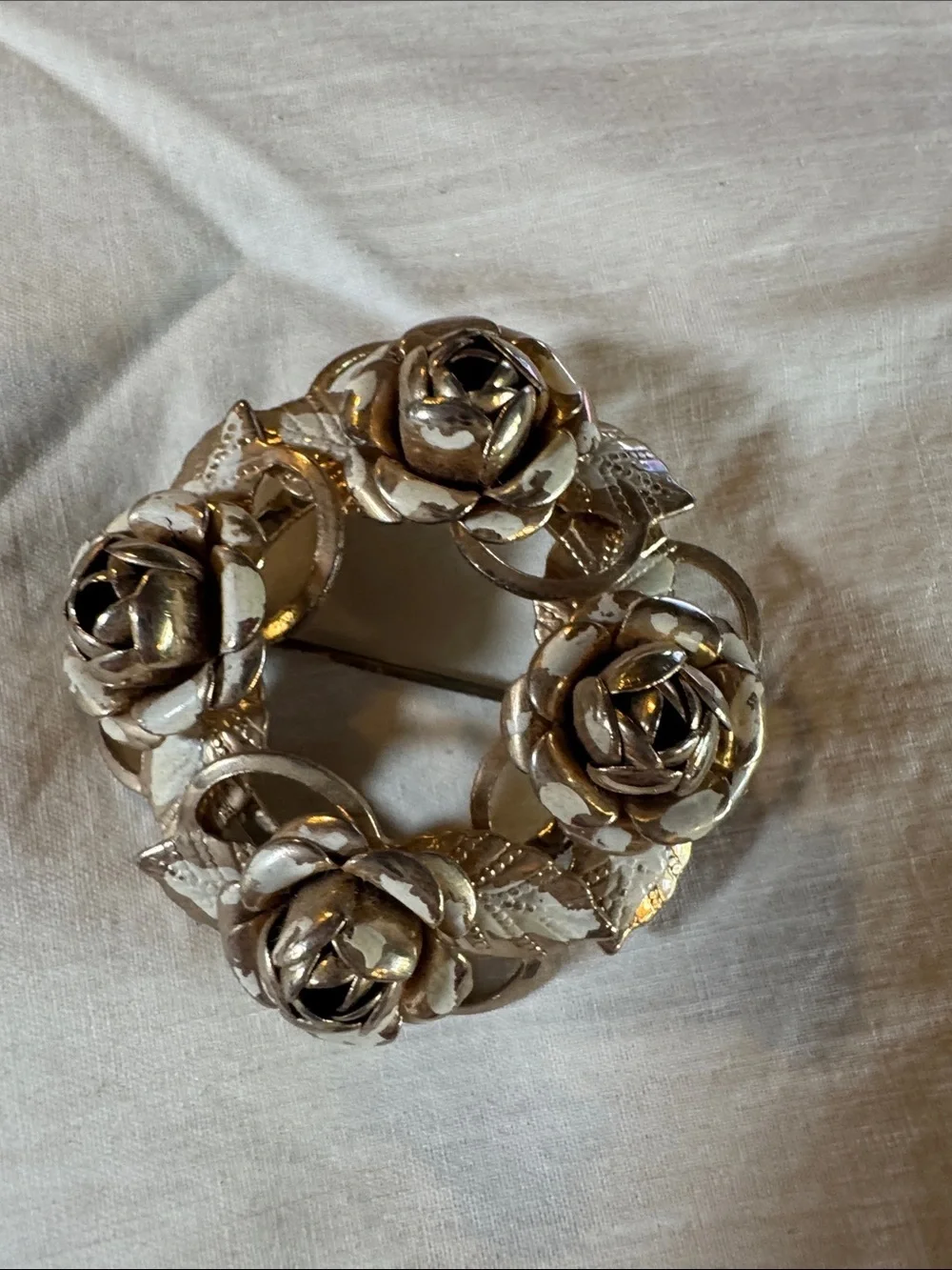 Gold /White Floral Rose Wreath Brooch/Pendant